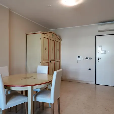 Apt24 - Relais Du - With Pool Дезенцано-дель-Гарда