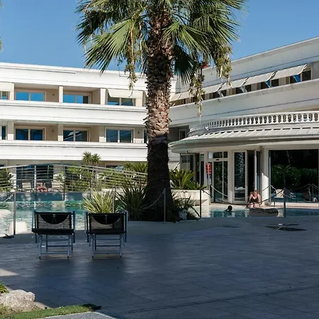 Apt24 - Relais Du - With Pool شقة فندقية ديسينسانو ديل غاردا