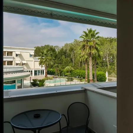 Apt24 - Relais Du - With Pool شقة فندقية *