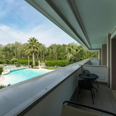 Apt24 - Relais Du - With Pool شقة فندقية ديسينسانو ديل غاردا